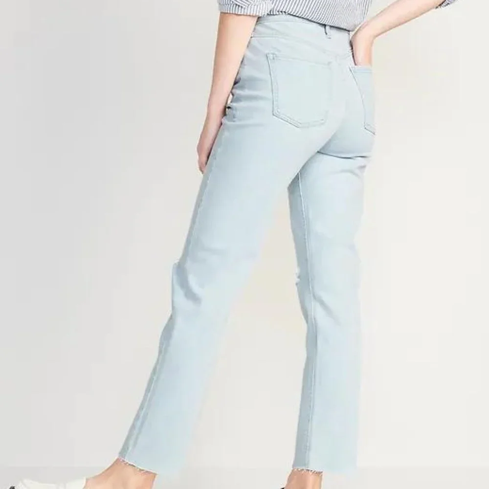 Old Navy Extra High-Waisted Button-Fly Sky-Hi Straight Ripped Jeans for Women - Picture 3 of 11